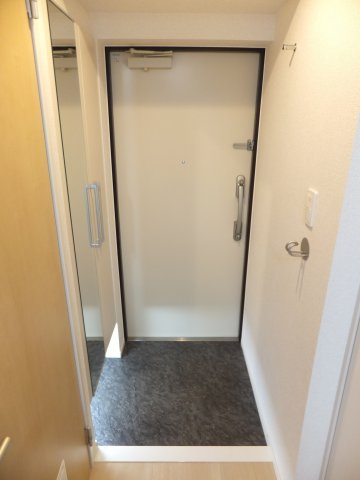 グラース・ベル・ウッドの玄関