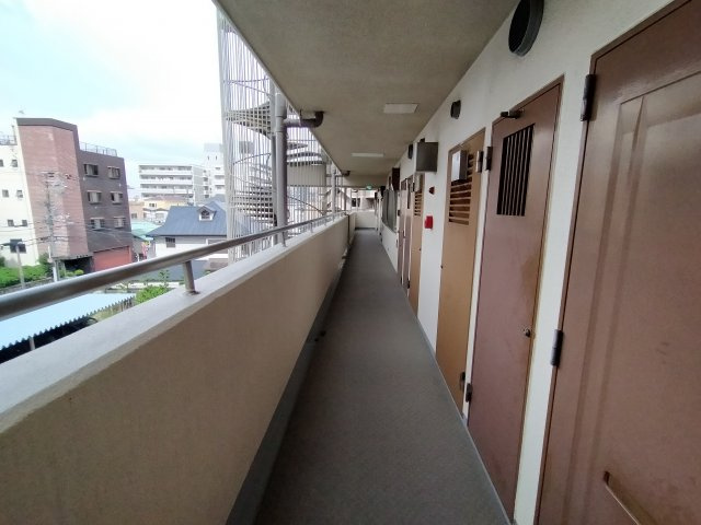 今福西コーポのその他共用部分|玄関前通路です。