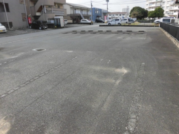 マーサ・ジュネスⅡの駐車場|駐車場完備です