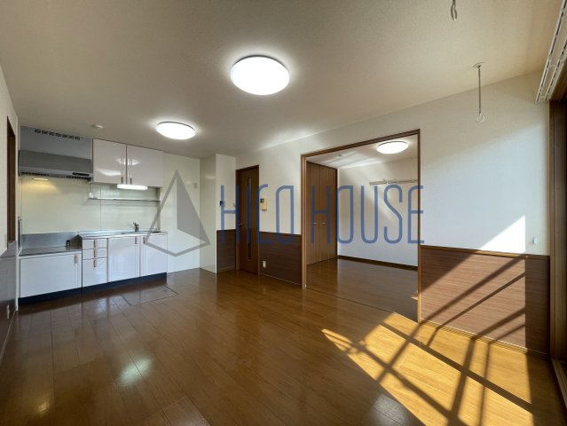 オーククレストⅥの居間・リビング