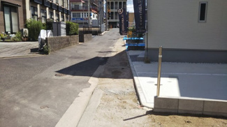 【前面道路含む現地写真】 | 周辺交通量は少なめ☆
駅に近い立地です◎