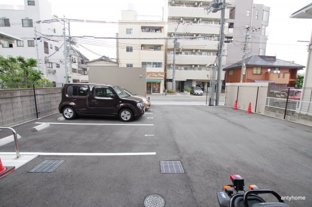レジュールアッシュ都島　仲介手数料無料の駐車場