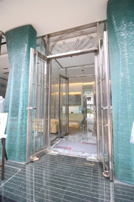 【エントランス】 | イズム神戸ビル