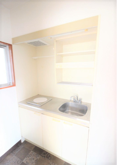久留米市東櫛原町の賃貸マンションのキッチン|コンパクトなキッチンで掃除もラクラク