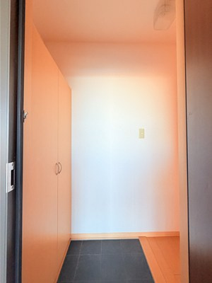 アネックス・マリー　A棟の駐車場