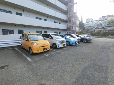 【駐車場】 | 豊栄アンバサダー洋光台 | 敷地内駐車場です。