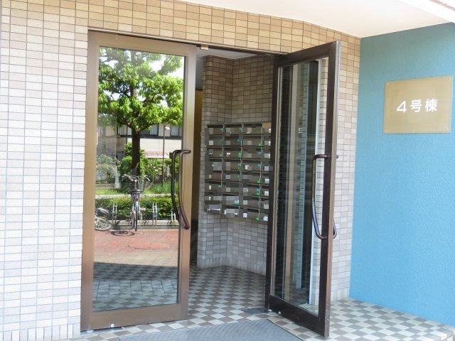グリーンコモンズ川越４号棟のエントランス