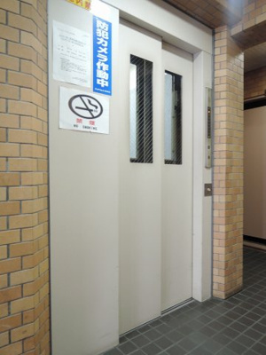 【その他共用部分】 | ライオンズマンション井土ヶ谷第６ | お買い物時やベビーカーの出し入れに便利なエレベーター付です。