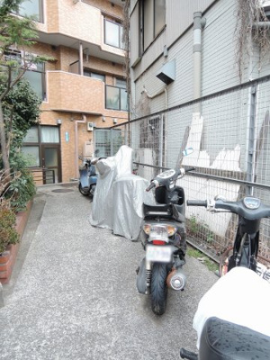 【その他共用部分】 | ライオンズマンション井土ヶ谷第６ | バイク置場です。