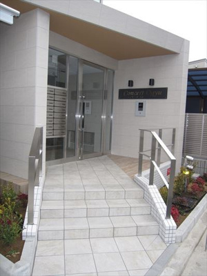 【エントランス】 | CONSERTOGYU | 建物の内部です