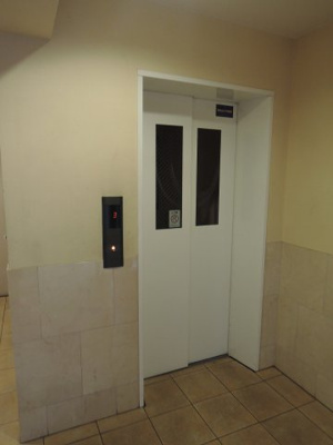 【その他共用部分】 | クリオ黄金町弐番館 | お買い物時やベビーカーの出し入れに便利なエレベーター付です。