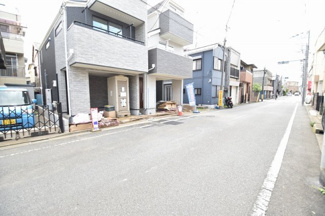 【前面道路含む現地写真】 | たっぷりの陽光が注ぐ落ち着いた雰囲気の住宅街！