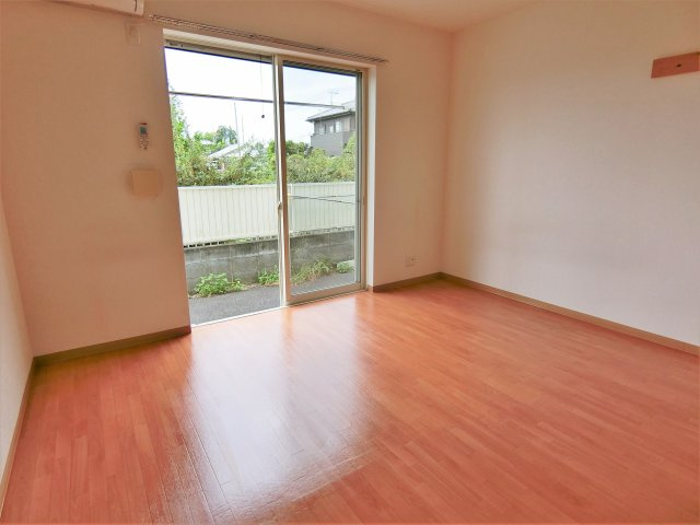 ファインバレー東金台方の居間・リビング