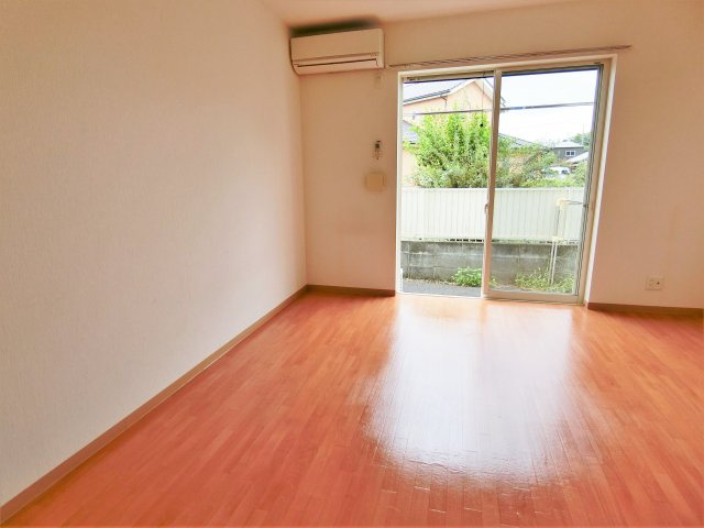 ファインバレー東金台方の居間・リビング