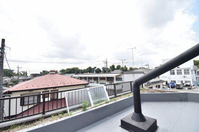 【展望】 | 立川市砂川町四丁目　中古戸建 | 景色を遮るものがないと、陽の光を長い時間浴びられます。空気も澄んでいるように感じますね。