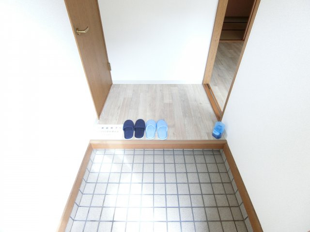 ライフタウンＦの玄関