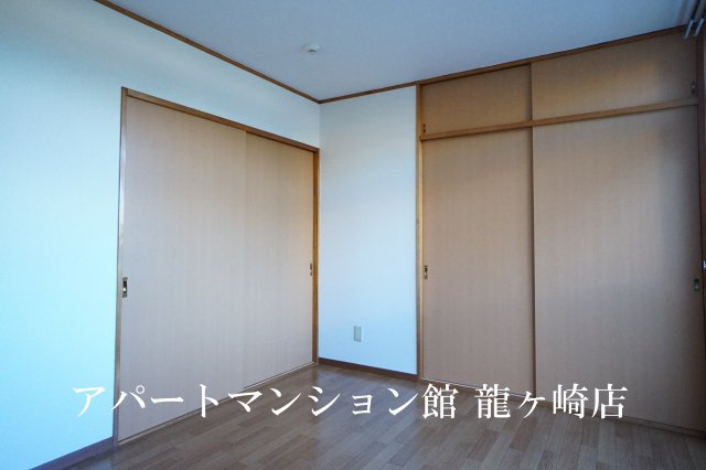フローラルハイツの寝室