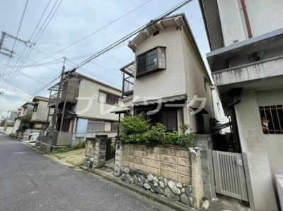 【前面道路含む現地写真】 | 春木駅まで歩２分・室内きれいにお使いです♪・岸和田市春木若松町 | 前面道路含む現地写真です