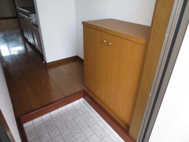 ぷらすエコ【10,000円キャッシュバック対象物件】の玄関