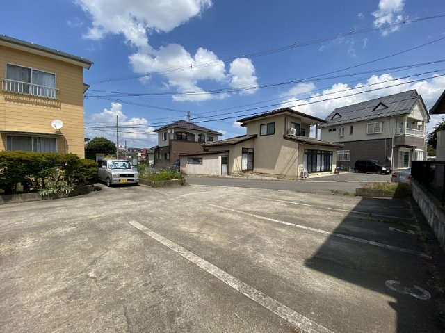 エイトハイツの駐車場