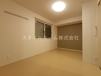 【居間・リビング】 | アゼリアＡ棟 | 別部屋写真です。