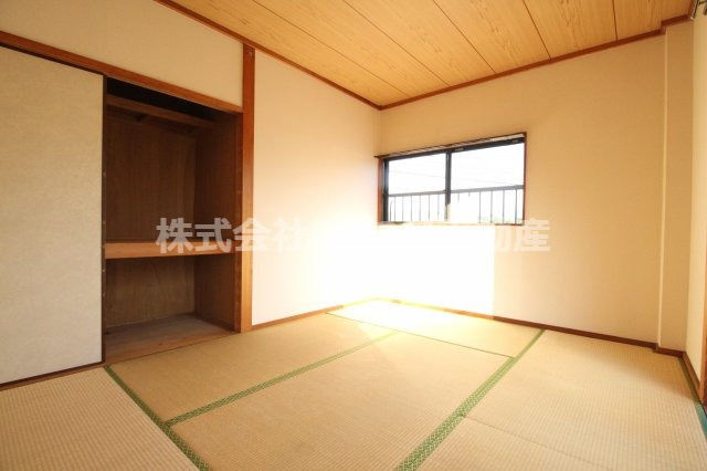 旭ヶ丘ハイツの和室|フローリングだけでなく、和室もあります