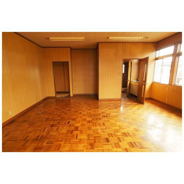 岐阜市領下の事務所の内装