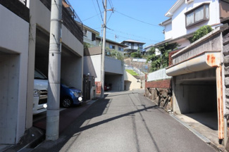 【前面道路含む現地写真】