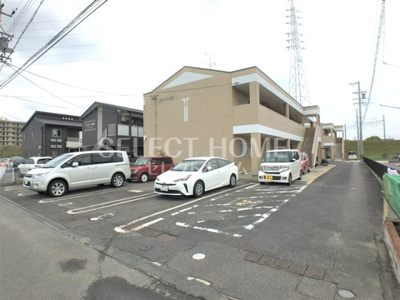 【駐車場】 | プロニティ杉山 | 駐車場があるので、車を買う予定の方も安心です