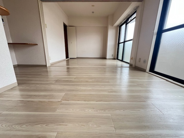 エクセレンシー・アイの居間・リビング