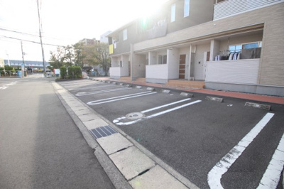 【駐車場】 | レクサス　ソレイユ