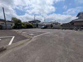 【駐車場】