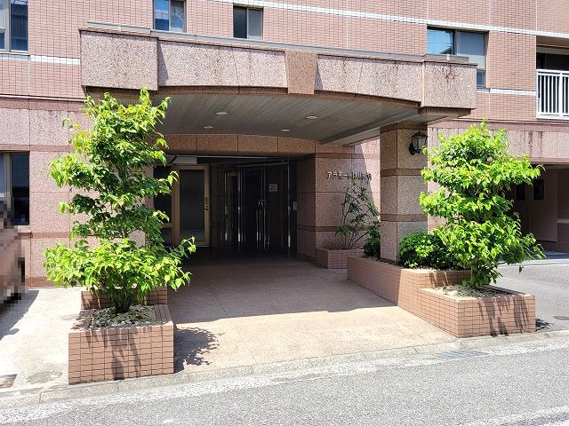 ア・ラ・モードはりまやのエントランス|清潔なエントランスです