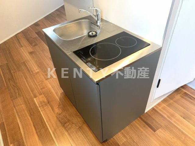 【キッチン】 | ＫＯＳＴＩＣ　ＫＡＭＡＴＡ | コンパクトなキッチンで掃除もラクラク