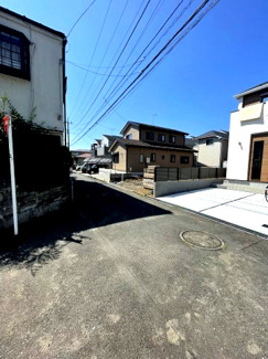 【前面道路含む現地写真】