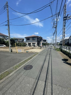 【前面道路含む現地写真】