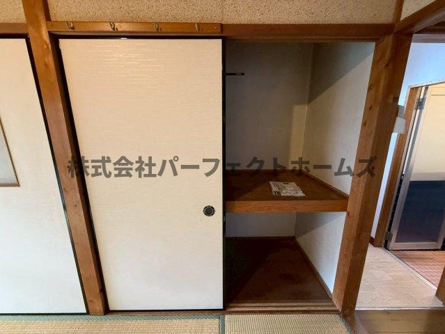 枚方市天之川町のテラスの収納|小物を収納するのに便利です