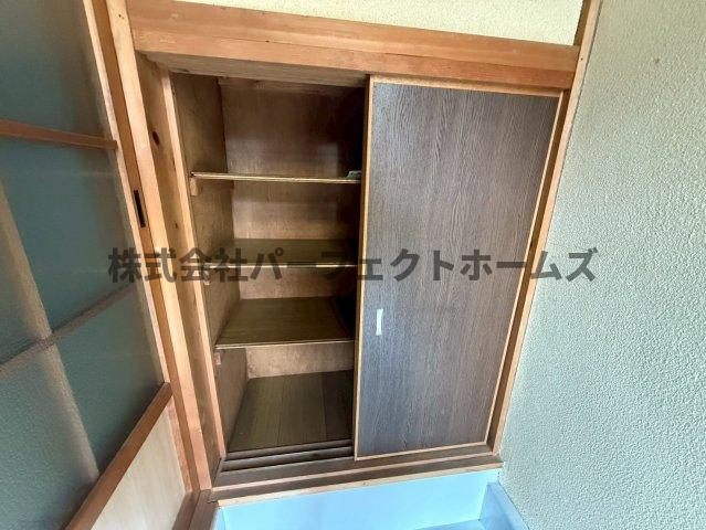 枚方市天之川町のテラスの収納|たっぷりとした収納スペースです
