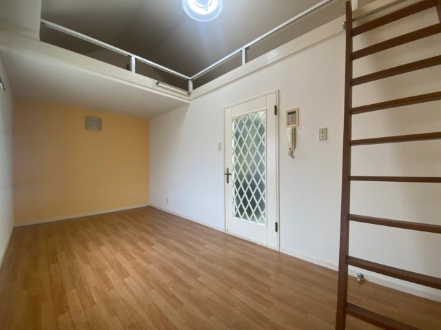 ラピート山手の居間・リビング