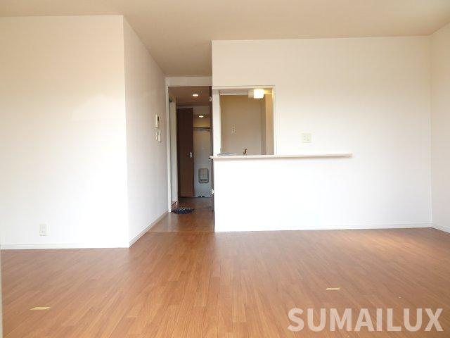 熊本市中央区出水４丁目のアパートの居間・リビング