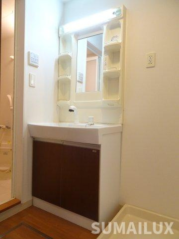熊本市中央区出水４丁目のアパートの独立洗面台