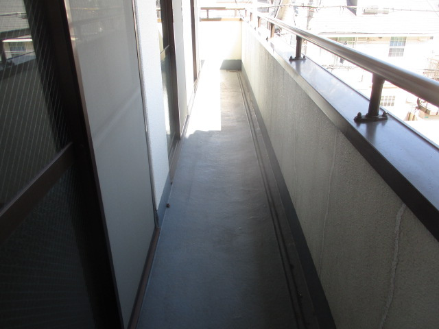 【バルコニー】