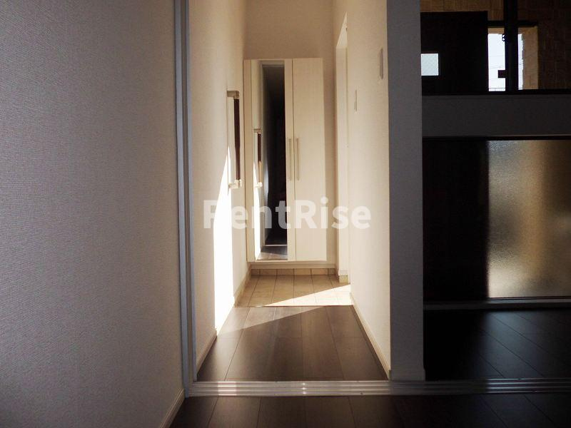 フローラＡの玄関