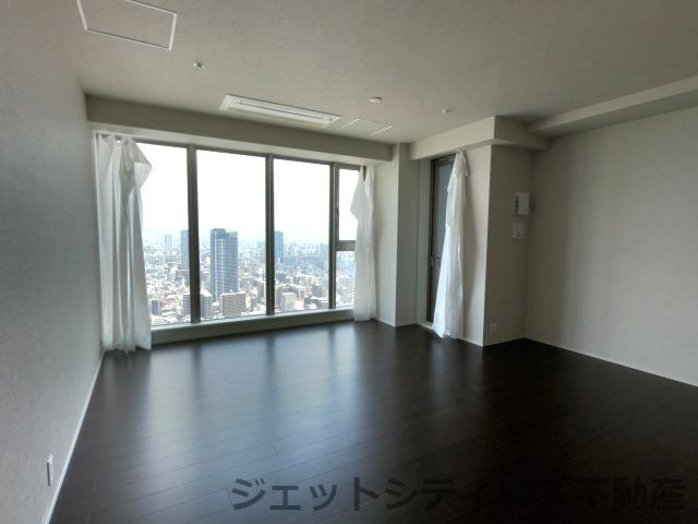 【居間・リビング】 | ブランズタワー梅田North