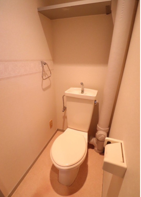 ドミ・エスポワール久留米Ⅲのトイレ|ゆったりとした空間のトイレです