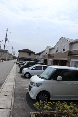 【駐車場】 | サニーパーク | 駐車場があります