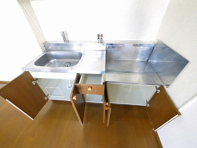 ベルパレスのキッチン|コンパクトなキッチンで掃除もラクラク