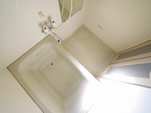 ベルパレスの浴室|ゆったり過ごせるお風呂です