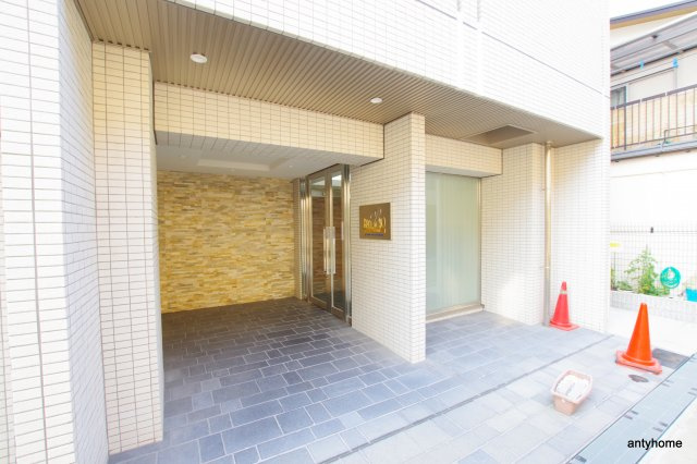 ベラジオ新大阪北　仲介手数料無料のエントランス