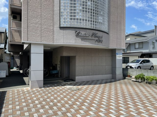 シャトルくまがい六日町のエントランス